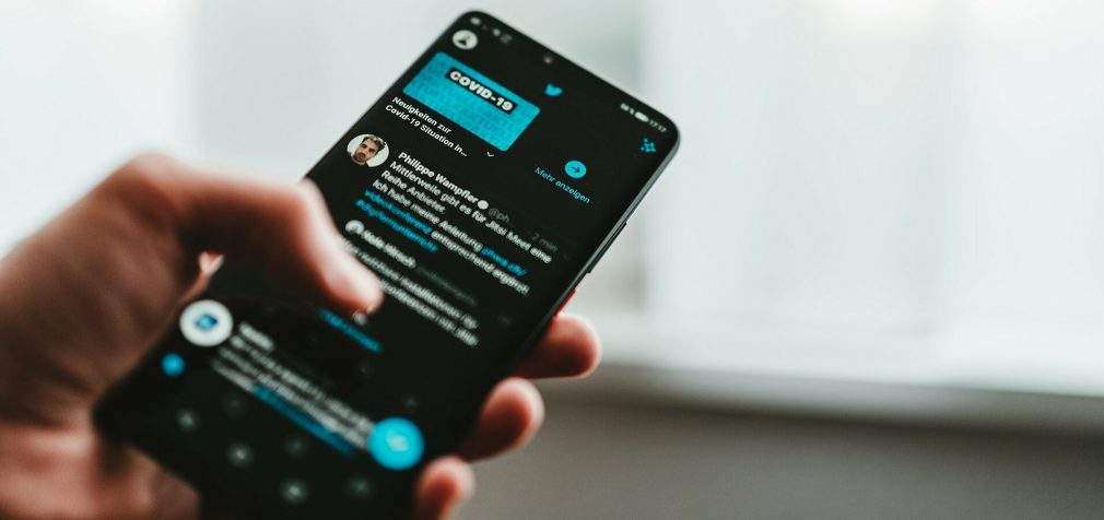 Маск планує залишити у Twitter лише темний режим