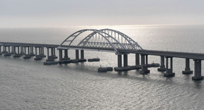 Атака на Кримський міст є спецоперацією СБУ та ВМС, – джерела