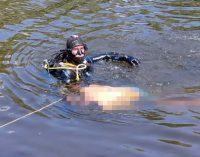 Шукали два дні: у Дніпровському районі рятувальники дістали з водойми тіло загиблого чоловіка