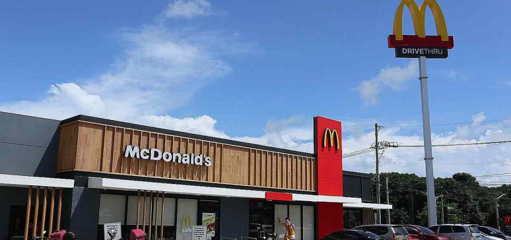 Нова стратегія: McDonald’s почав відкривати придорожні ресторани