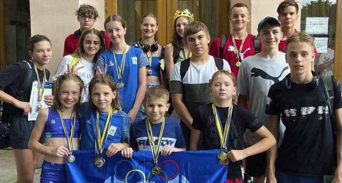 Спортсмени з Кам’янського виграли 48 медалей на Кубку Дніпра з плавання