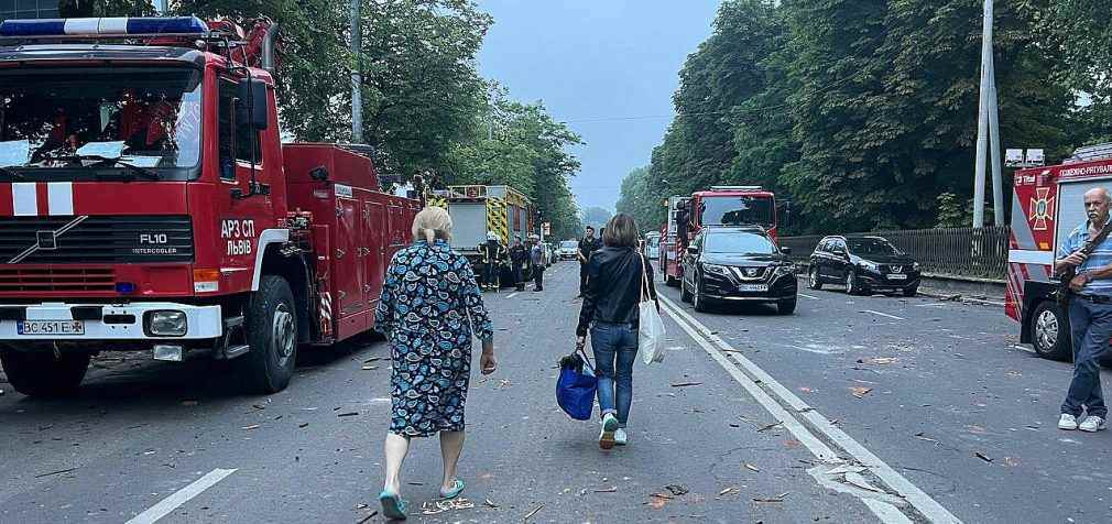 Зеленський оприлюднив відео з наслідками ракетної атаки на Львів