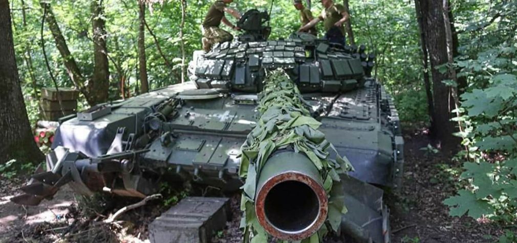 Бахмутський напрямок: ЗСУ тримають ініціативу і тиснуть ворога по флангах