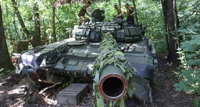 Бахмутський напрямок: ЗСУ тримають ініціативу і тиснуть ворога по флангах