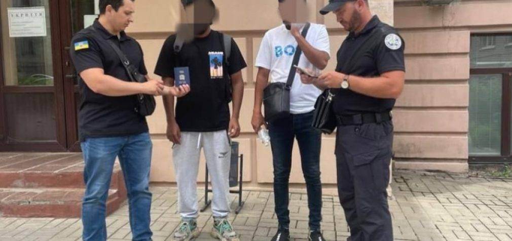 У Дніпрі виявили трьох студентів-нелегалів