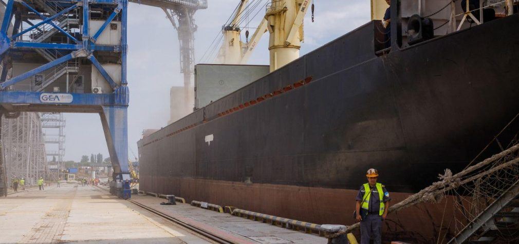 Україна почала реєструвати судна для проходу коридорами у Чорному морі