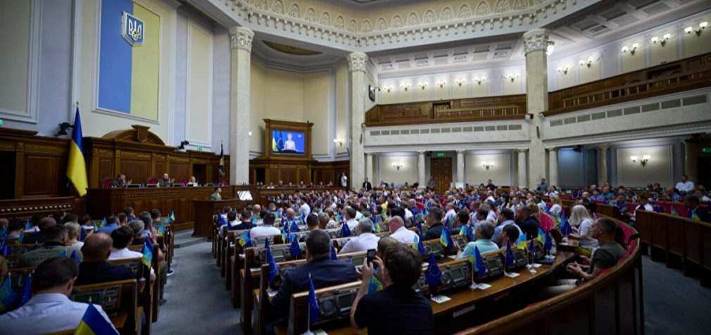 20 депутатів майже не відвідували Раду з початку війни – КВУ