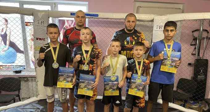 На всеукраїнському турнірі UFmma кам’янські спортсмени вибороли 7 медалей