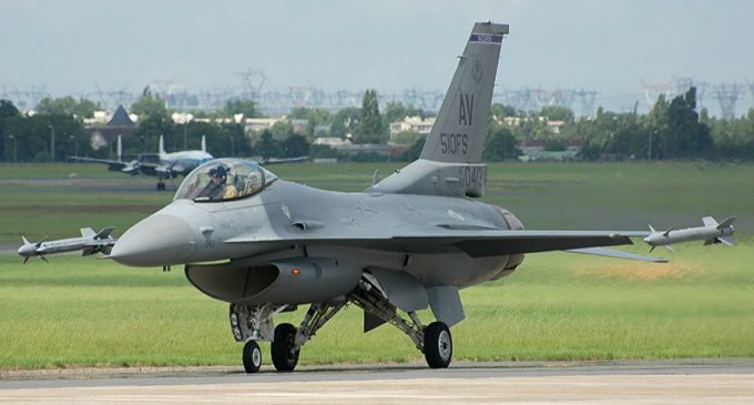 Білий дім: F-16 відправлять до України після завершення навчання пілотів