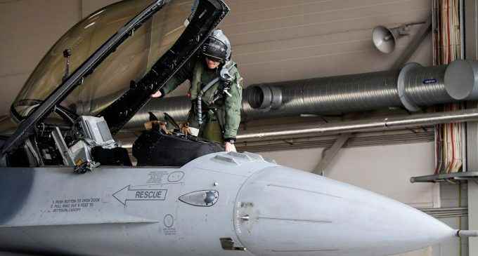 США схвалили передачу F-16 Україні від Данії та Нідерландів, – Reuters