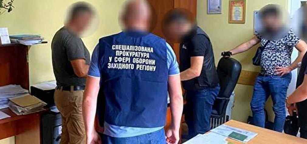 ОДП: Чиновницю військкомату затримали під час одержання хабара