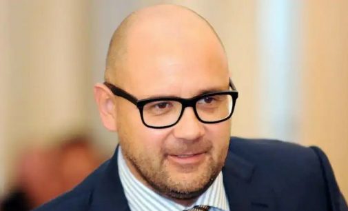 Екснардепа судитимуть за заклики до зміни меж України та шахрайство