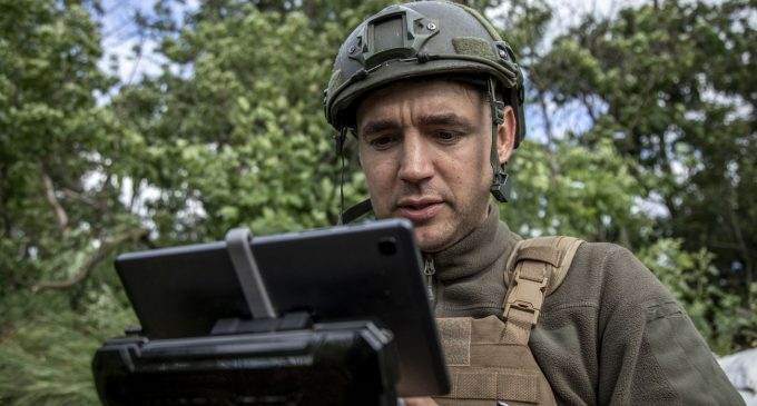Українські військові атакували дроном керівників “поліції” Енергодару (відео)
