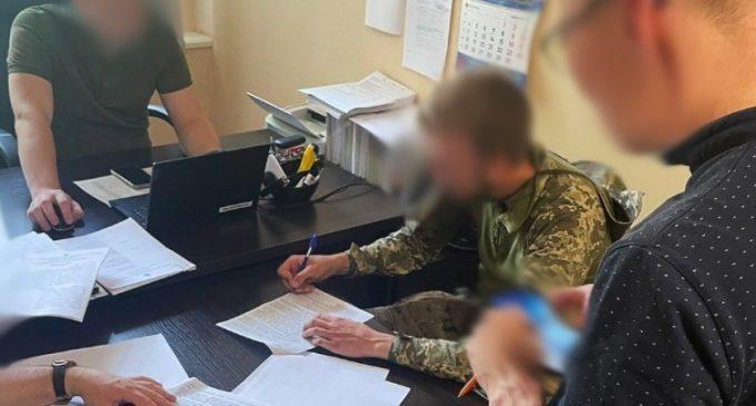 Здав у ломбарди радіостанції та квадрокоптери на пів мільйона гривень: на Дніпропетровщині судитимуть військового