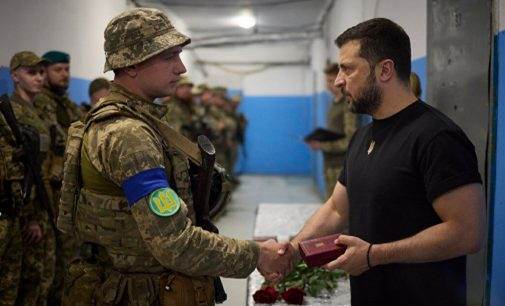Зеленський відвідав 8 бойових бригад на Донеччині