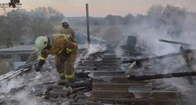 Обійшлося без жертв: у Синельниківському районі зайнявся одноповерховий приватний будинок