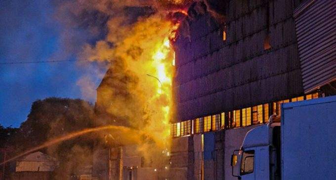 У Львові через атаку безпілотників згоріло 300 тонн гумдопомоги