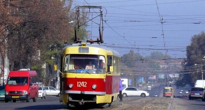 У Дніпрі чотири трамваї на два тижні змінять маршрути: подробиці