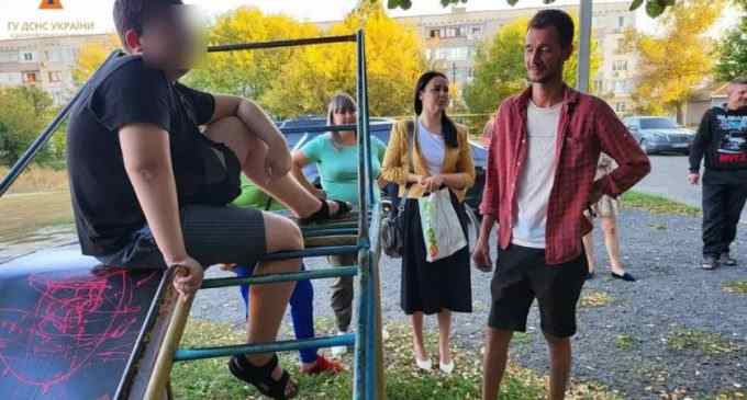 У Павлограді рятувальники надали допомогу хлопцю, нога якого застрягла в гірці