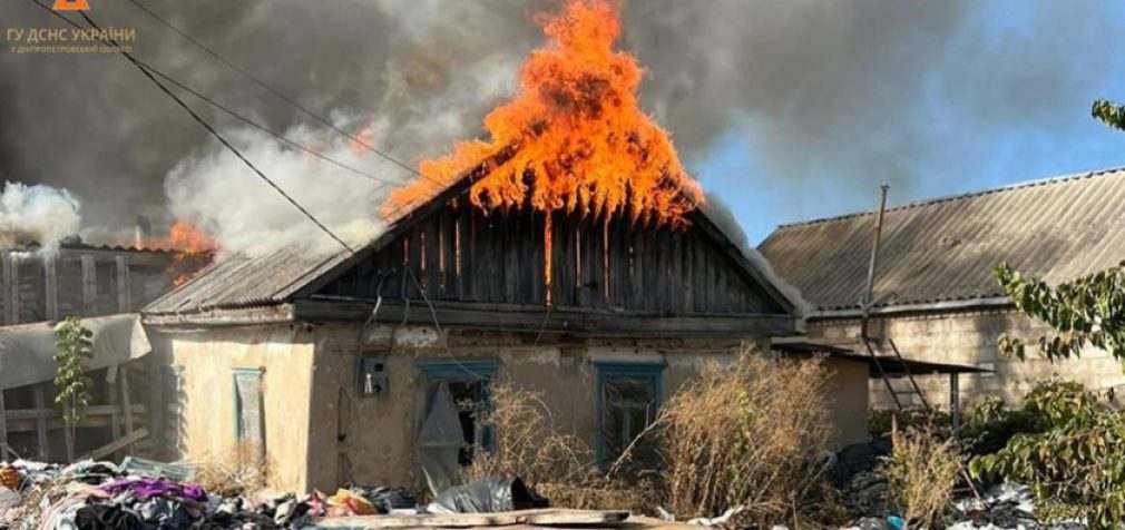 У Новомосковську спалахнув приватний будинок на вулиці Кулебівська