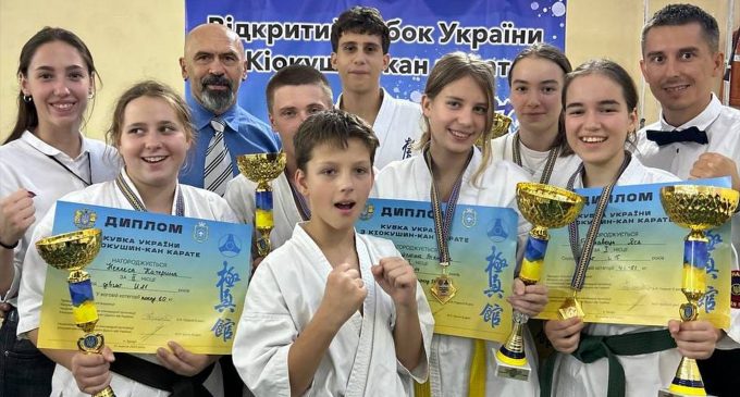 Спортсмени з Кам’янського стали призерами Кубку України з кіокушин карате
