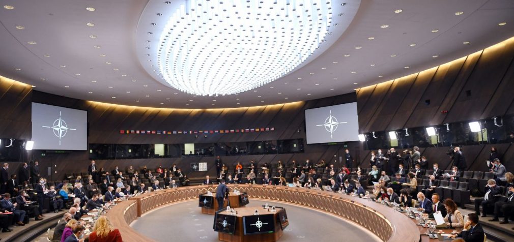 Проблеми на задньому подвір’ї. НАТО обмежено у відповіді на дії РФ у Чорному морі, – Bloomberg