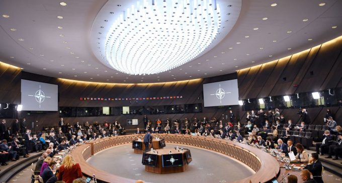 Проблеми на задньому подвір’ї. НАТО обмежено у відповіді на дії РФ у Чорному морі, – Bloomberg