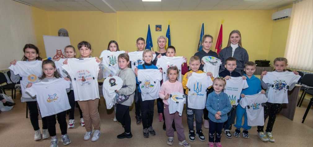 Для дітей родин загиблих захисників та захисниць у Кам’янському організували арттерапевтичний захід