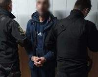 Пограбував містянина та втік: поліцейські Дніпра затримали 33-річного підозрюваного