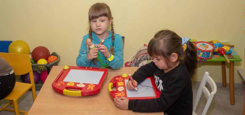 У Кам’янському продовжують облаштувати укриття у навчальних закладах