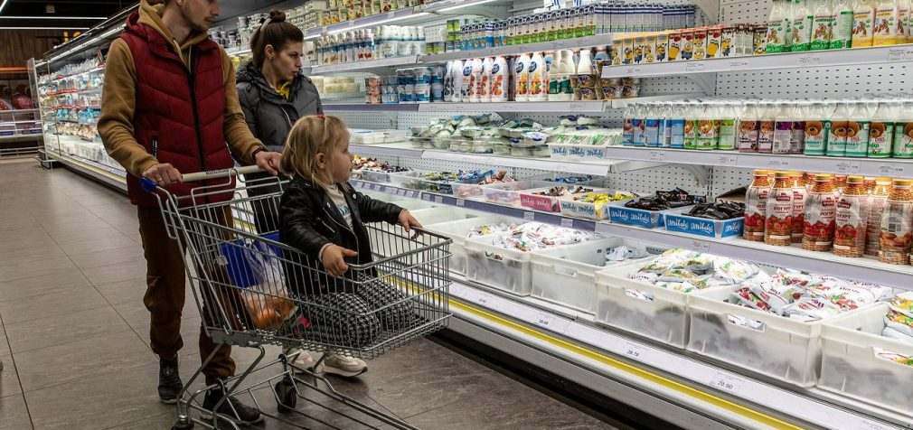 Продукти в Україні дорожчають. Що буде з цінами та як можна зекономити