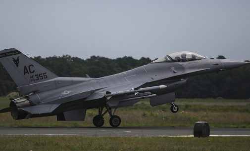 У МЗС озвучили “оптимістичний” термін появи винищувачів F-16 в Україні
