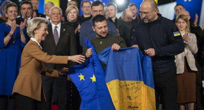 ЄС готується оголосити про початок переговорів щодо вступу України: Politico дізналося терміни