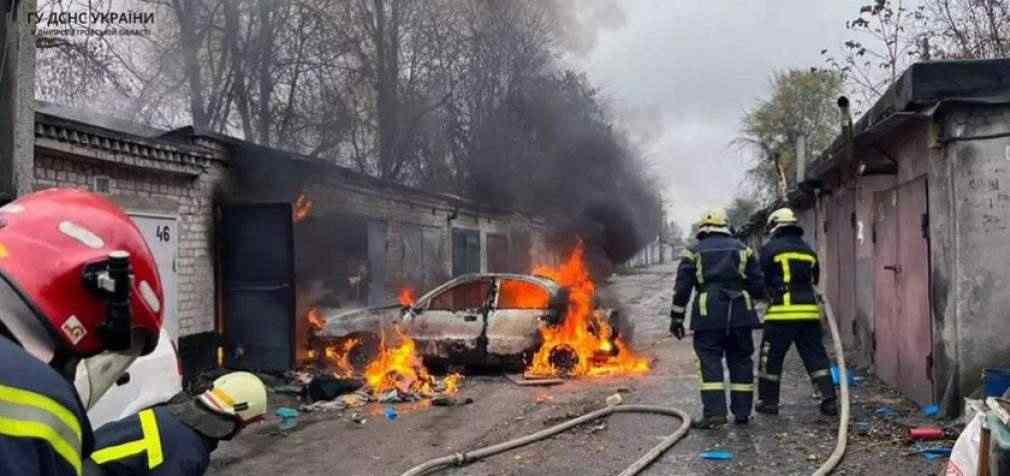 Внаслідок займання гаража у Камʼянському постраждав чоловік