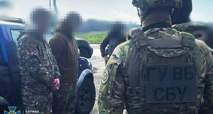 СБУ затримала ділків, які хотіли продати дніпровському криміналітету «трофейну» російську зброю