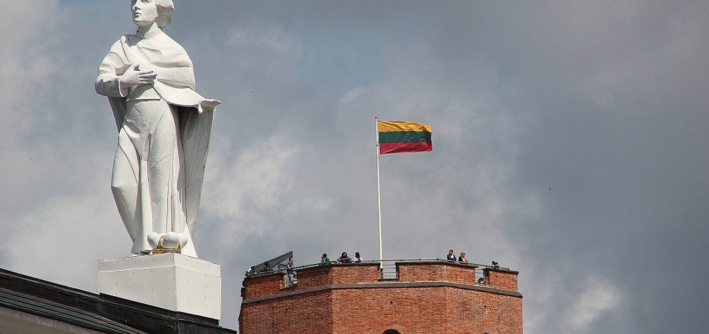 Литва заявила, що поки не буде повністю закривати кордон з Росією