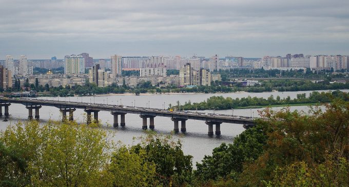 Внаслідок атаки дронів на Київ поранено 5 людей, серед них дитина