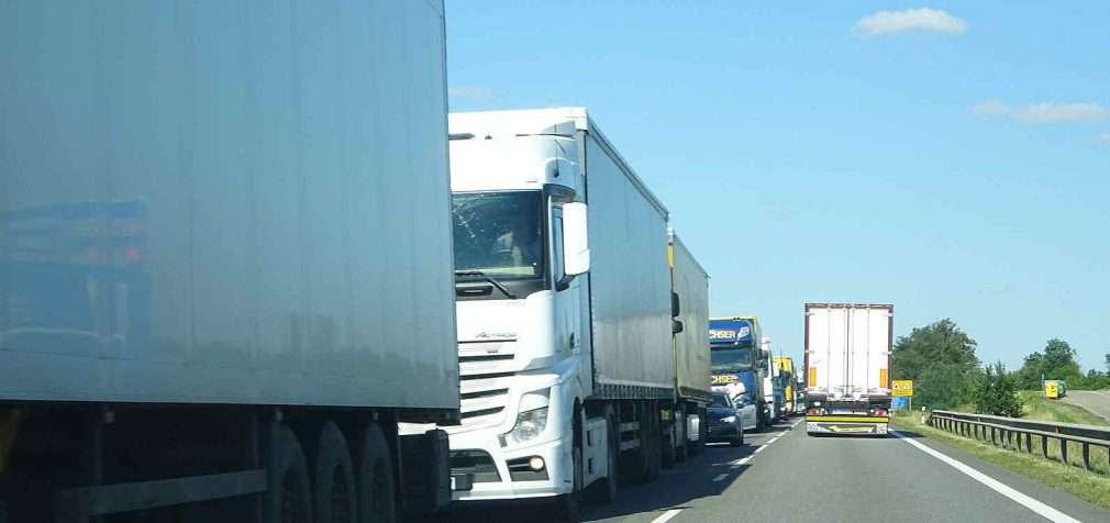Блокада на польському кордоні: у чергах понад 1700 вантажівок