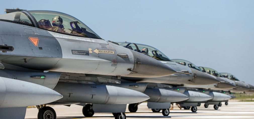 Перші F-16 для навчання пілотів із України Нідерланди вже відправили до Румунії