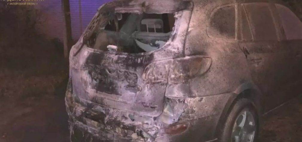 У Запоріжжі зайнявся гараж з автомобілем всередині