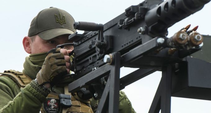 Ворог уночі випустив по Україні понад 20 дронів і три ракети: сили ППО назвали збиті цілі