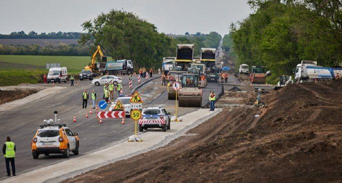 У Мінфіні розповіли, чи будуть бюджеті гроші на ремонт доріг