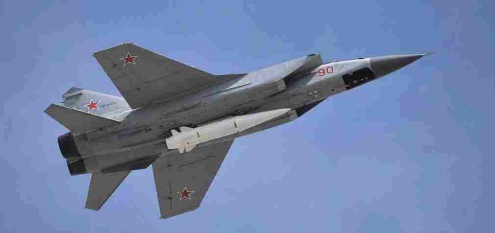 В Україні масштабна повітряна тривога: росіяни підняли в небо МіГ-31К