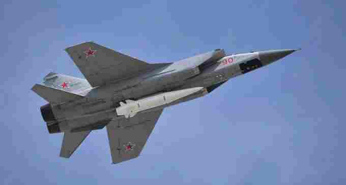 В Україні масштабна повітряна тривога: росіяни підняли в небо МіГ-31К