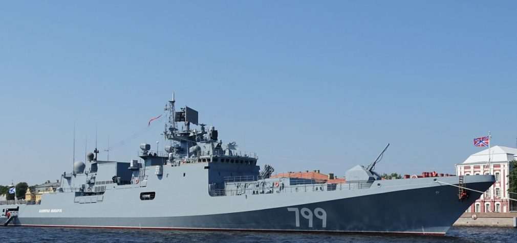 Попри шторм росіяни вивели в Чорне море фрегат: який залп ракет він несе