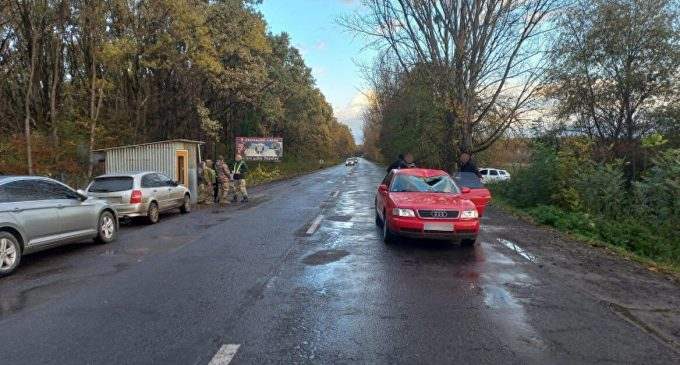 У Закарпатській області автомобіль збив прикордонника на блокпосту