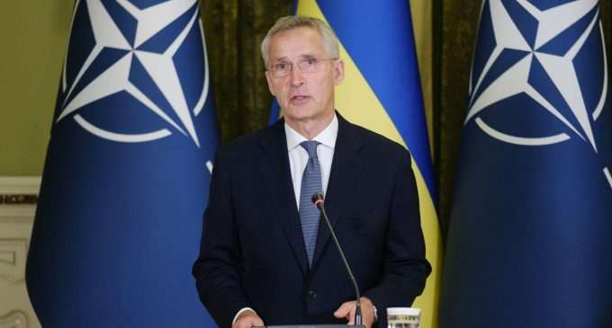 Інтенсивні бої в Україні роблять допомогу від НАТО ще важливішою, – Столтенберг