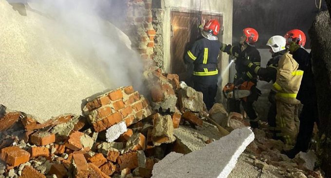 З-під завалів у Львові рятувальники дістали ще кілька тіл загиблих від вибуху