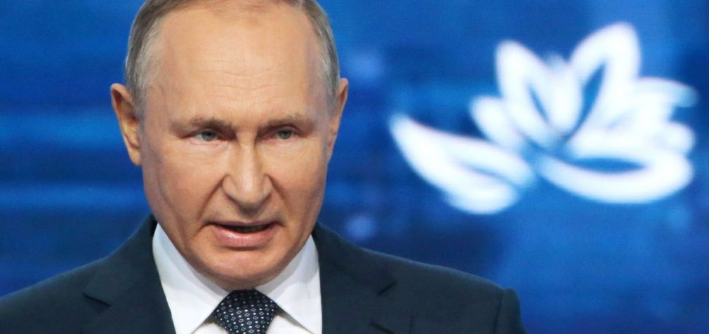 Путін вибрався за кордон у компанії винищувачів: куди вирушив диктатор