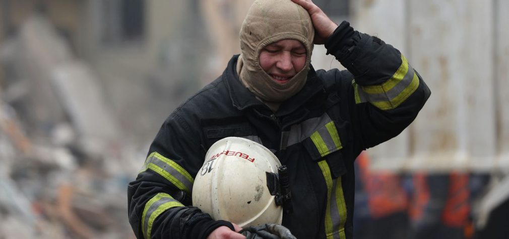Уламок дрона “Шахед” влучив у житловий будинок в Одесі, виникла пожежа